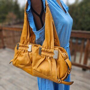 B. Makowsky Leather Shoulder Bag Purse Pre-owned